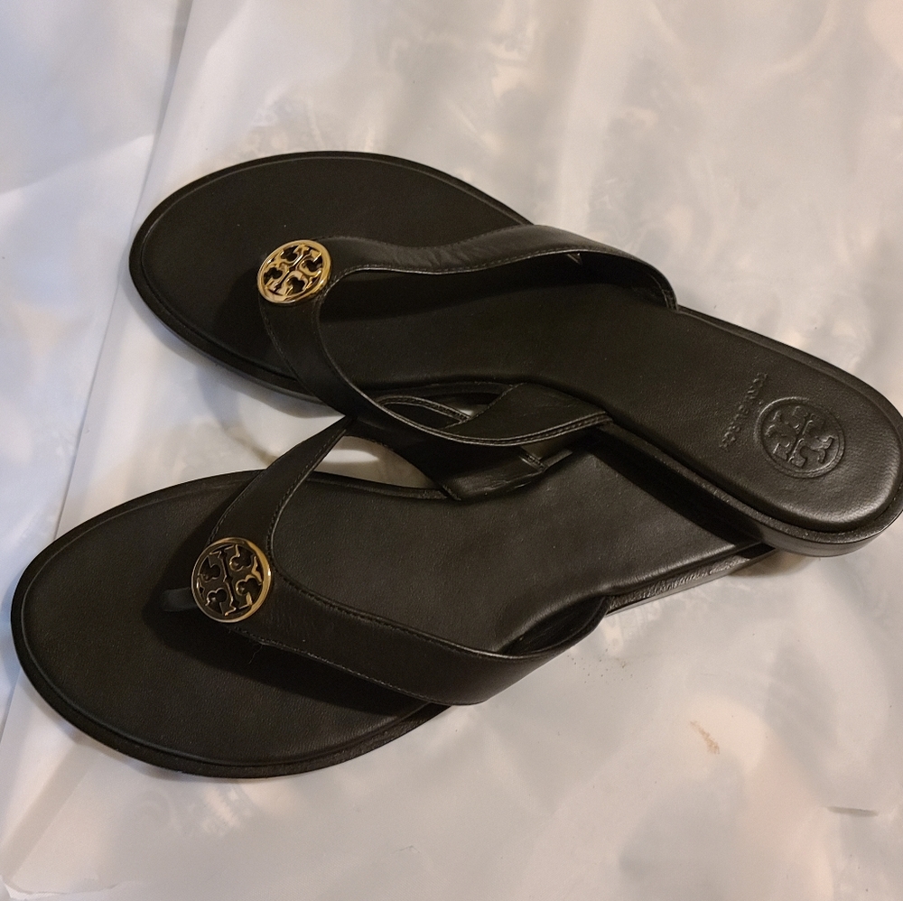 Tory Burch Leather flip flops Sz 7